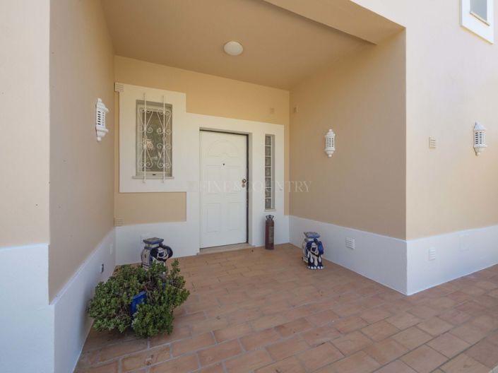 Image No.28-3 Bed Property for sale