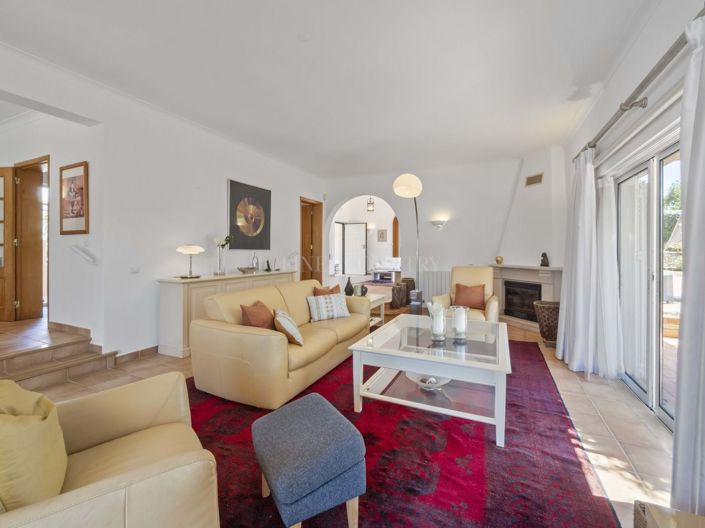 Image No.3-3 Bed Property for sale