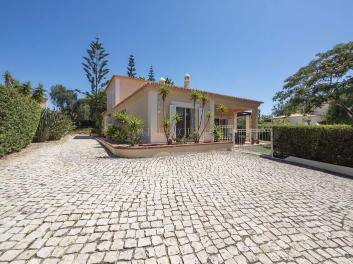 Image No.30-3 Bed Property for sale