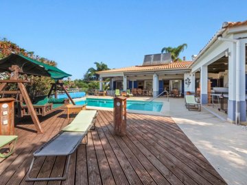 1 - Portimao, Property