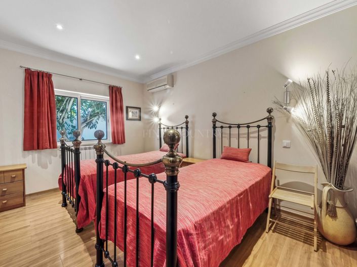 Image No.24-4 Bed Property for sale