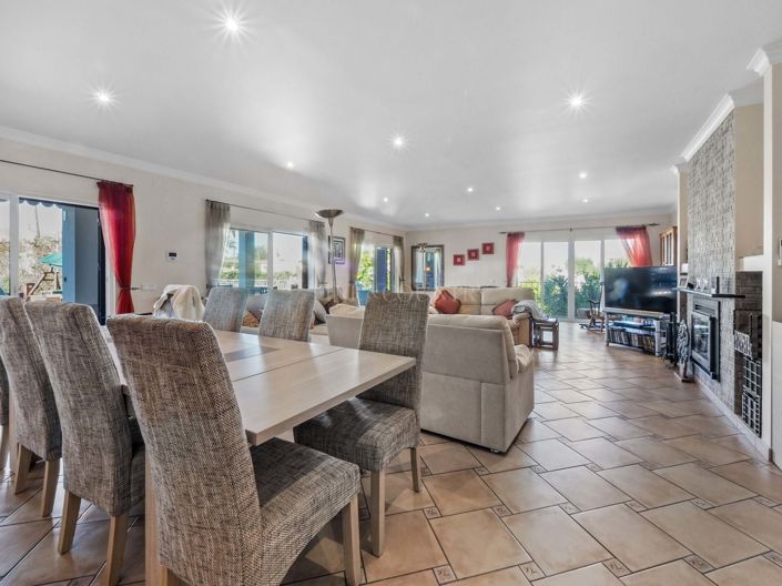 Image No.8-4 Bed Property for sale