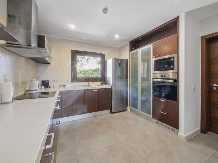 Image No.5-2 Bed Townhouse for sale