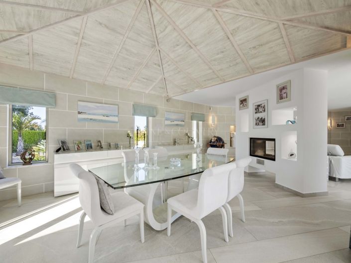 Image No.11-3 Bed Property for sale