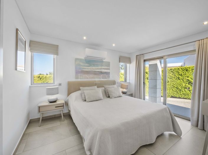 Image No.18-3 Bed Property for sale