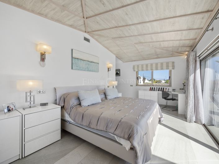 Image No.25-3 Bed Property for sale