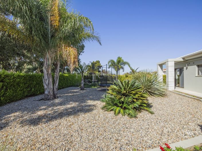 Image No.37-3 Bed Property for sale