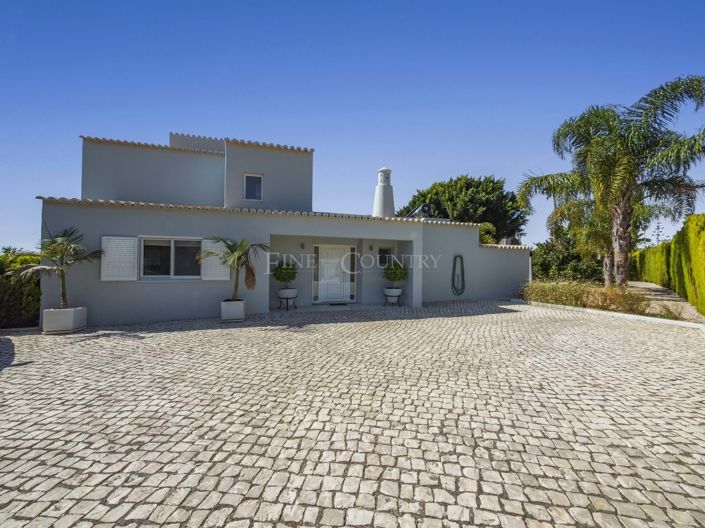 Image No.32-3 Bed Property for sale