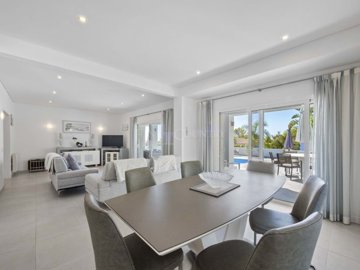 2104-360872-b952a8cbdbc2fd66601ce91bb265b9cce