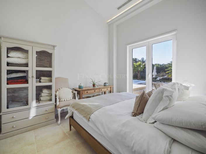 Image No.29-4 Bed Property for sale