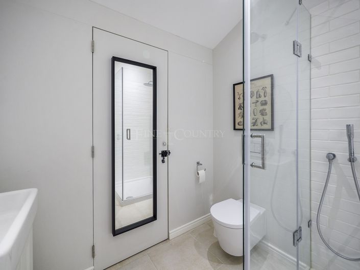 Image No.33-4 Bed Property for sale