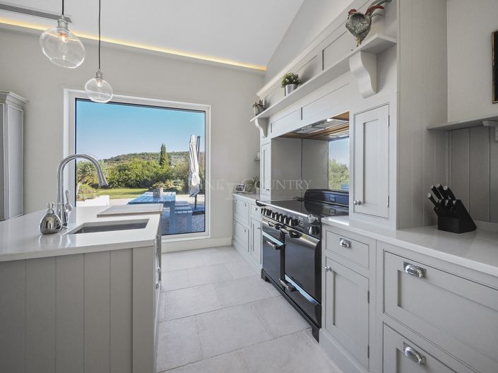 Image No.8-4 Bed Property for sale