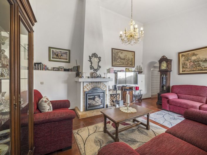 Image No.15-3 Bed Property for sale