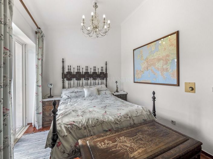 Image No.17-3 Bed Property for sale