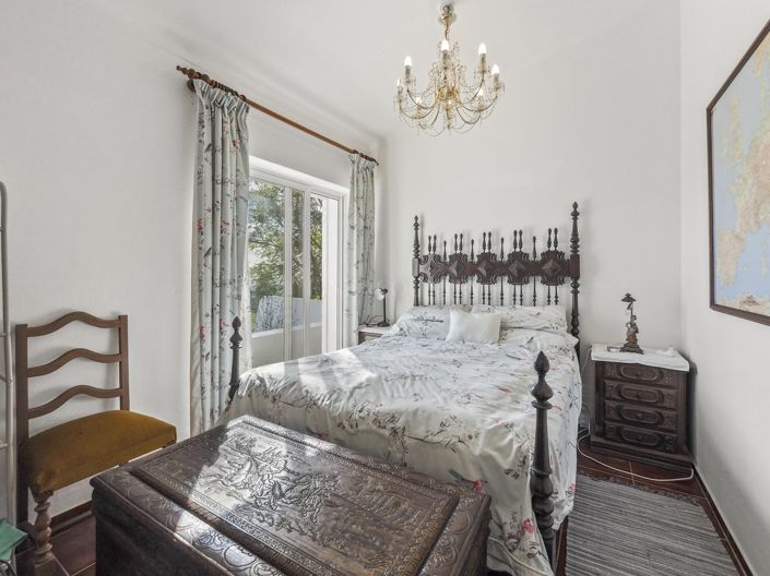 Image No.19-3 Bed Property for sale