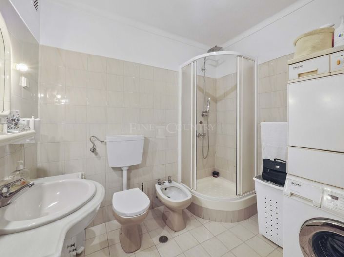 Image No.20-3 Bed Apartment for sale