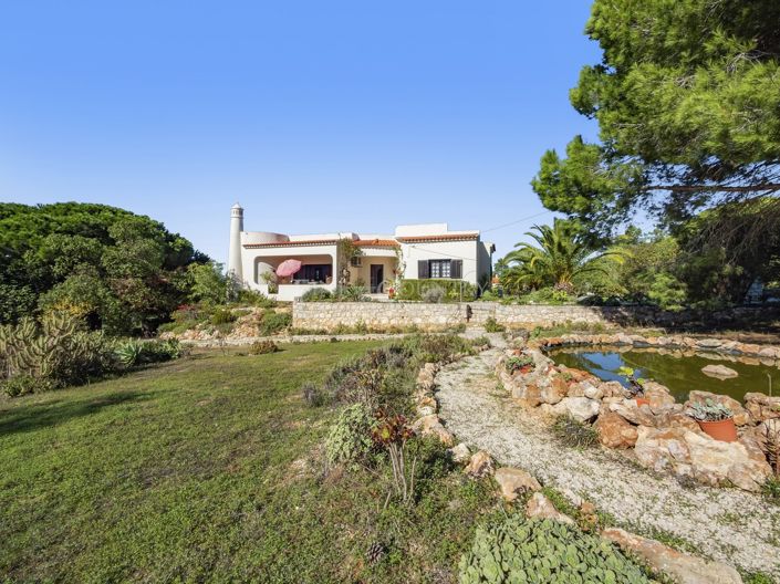 Image No.2-5 Bed Property for sale