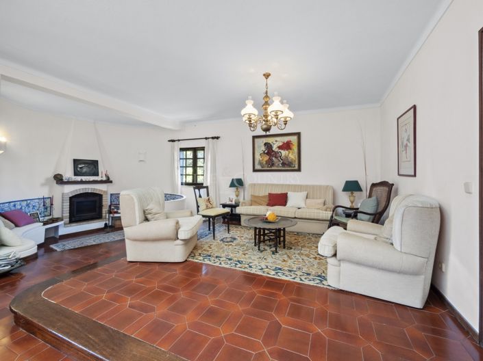 Image No.3-5 Bed Property for sale