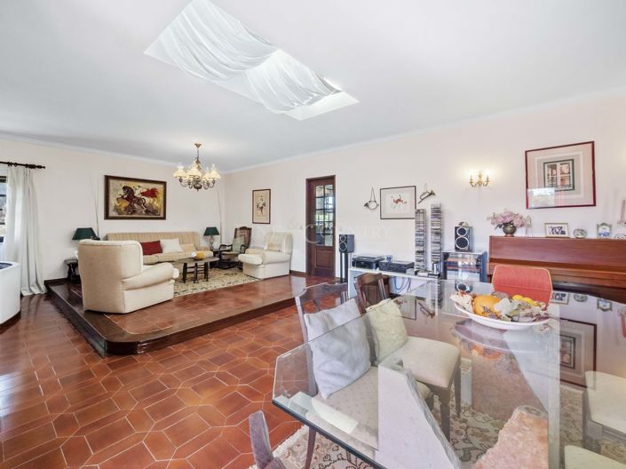 Image No.7-5 Bed Property for sale