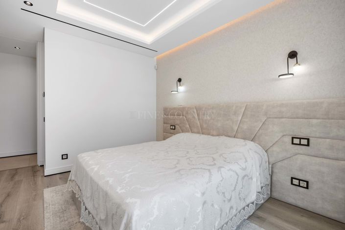 Image No.19-4 Bed Property for sale