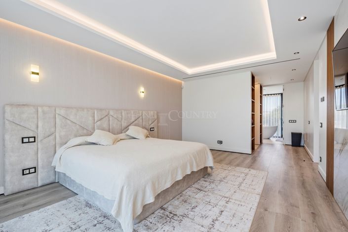 Image No.33-4 Bed Property for sale