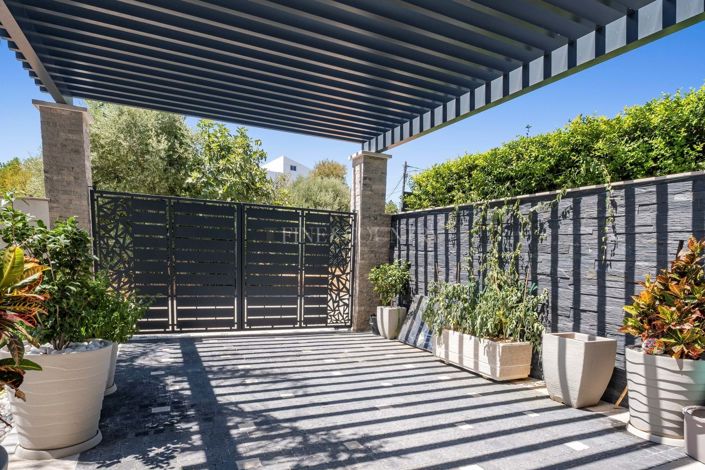 Image No.43-4 Bed Property for sale