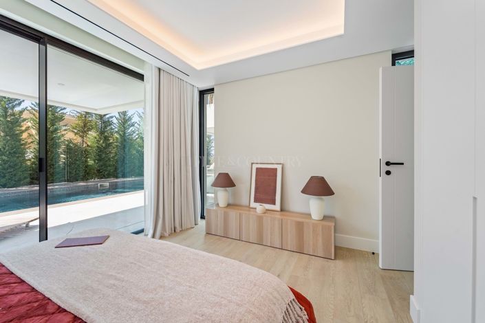 Image No.29-4 Bed Villa for sale