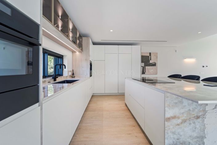 Image No.8-4 Bed Villa for sale