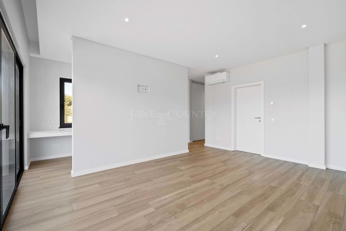 Image No.19-4 Bed Villa for sale