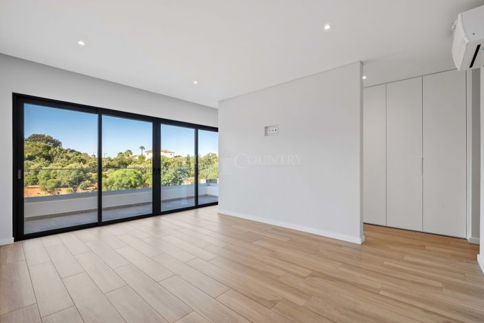 Image No.20-4 Bed Villa for sale