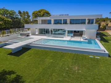 2104-353272-b952a8cbdbc2fd66601ce91bb265b9cce