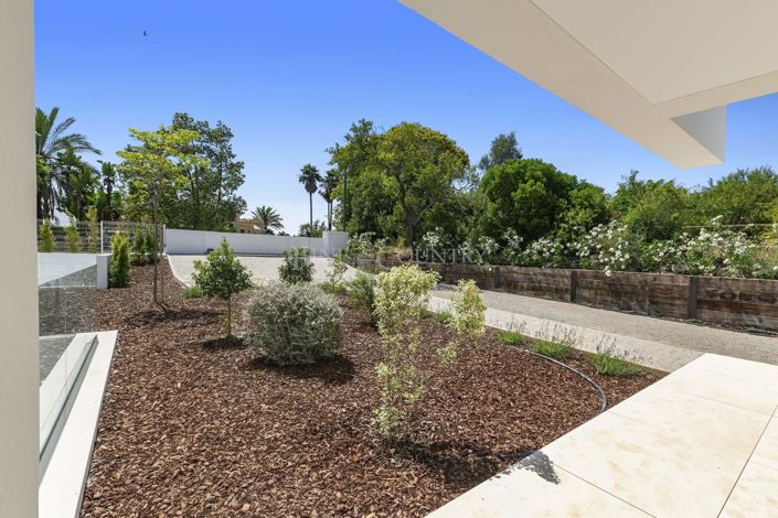 Image No.8-6 Bed Villa for sale