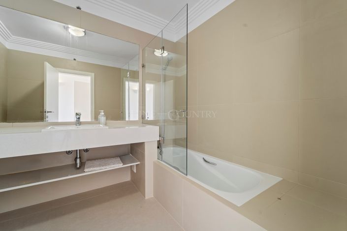 Image No.11-2 Bed Townhouse for sale