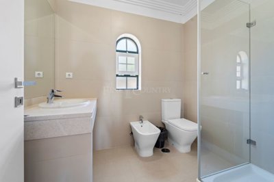 2104-354161-b952a8cbdbc2fd66601ce91bb265b9cce