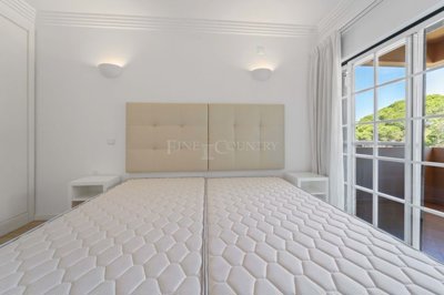 2104-354161-b952a8cbdbc2fd66601ce91bb265b9cce