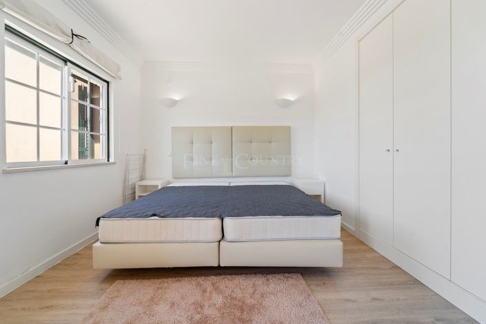 Image No.38-2 Bed Townhouse for sale