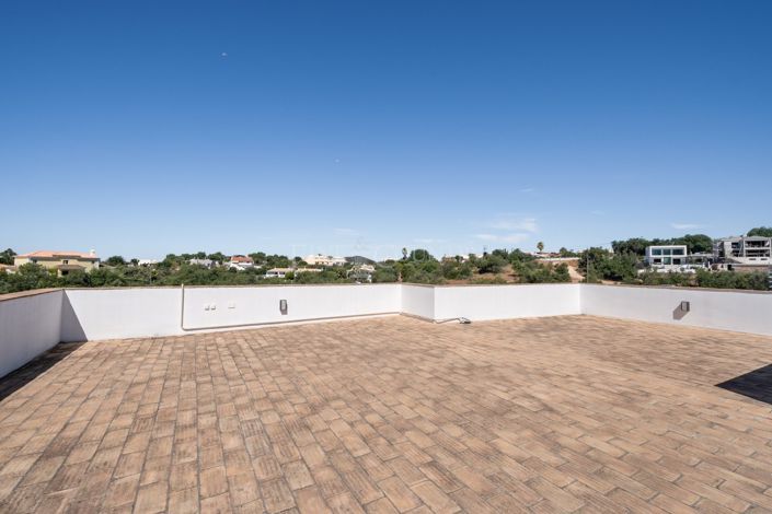 Image No.41-4 Bed Property for sale