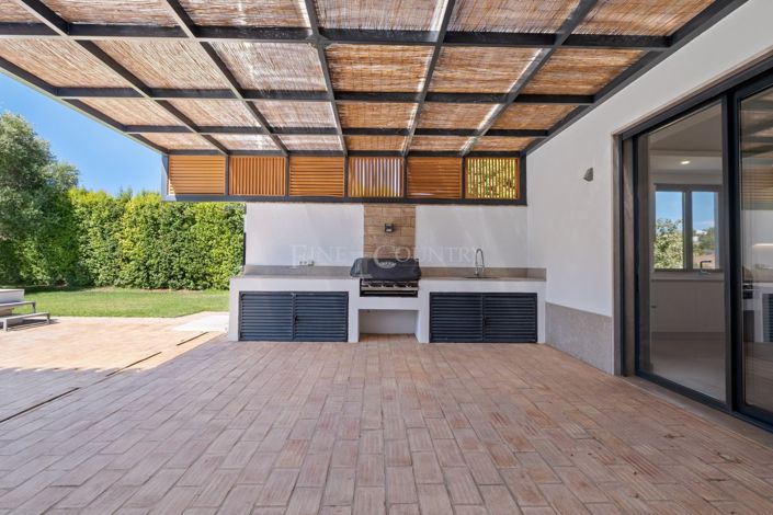 Image No.43-4 Bed Property for sale