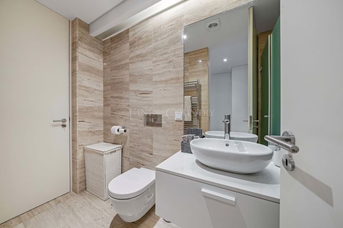 Image No.30-4 Bed Property for sale