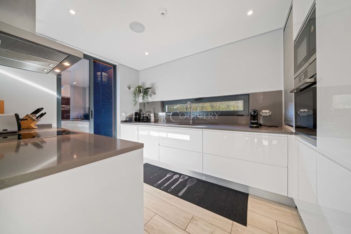 Image No.40-4 Bed Property for sale