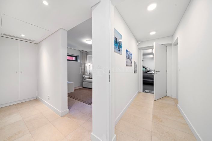 Image No.41-4 Bed Property for sale