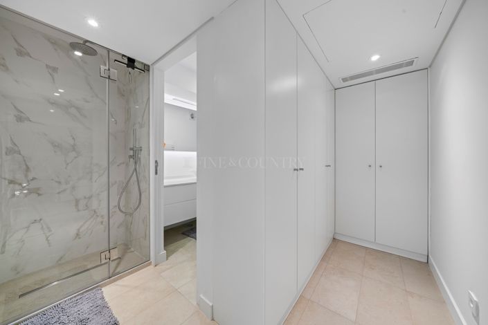 Image No.44-4 Bed Property for sale
