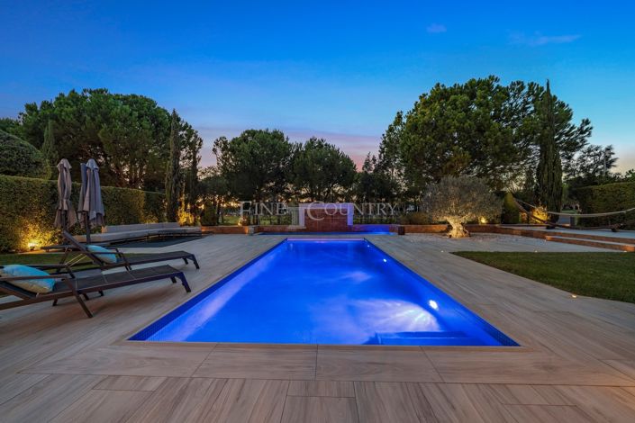 Image No.55-4 Bed Property for sale