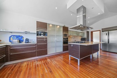 2104-356115-b952a8cbdbc2fd66601ce91bb265b9cce