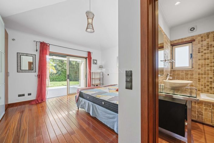 Image No.27-3 Bed Property for sale