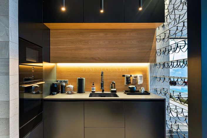 Image No.28-3 Bed Property for sale