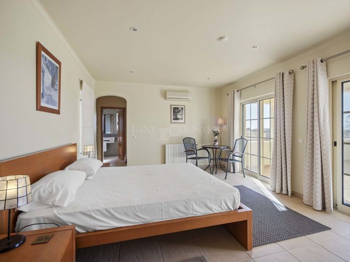 Image No.16-4 Bed Property for sale