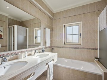 2104-364145-b952a8cbdbc2fd66601ce91bb265b9cce