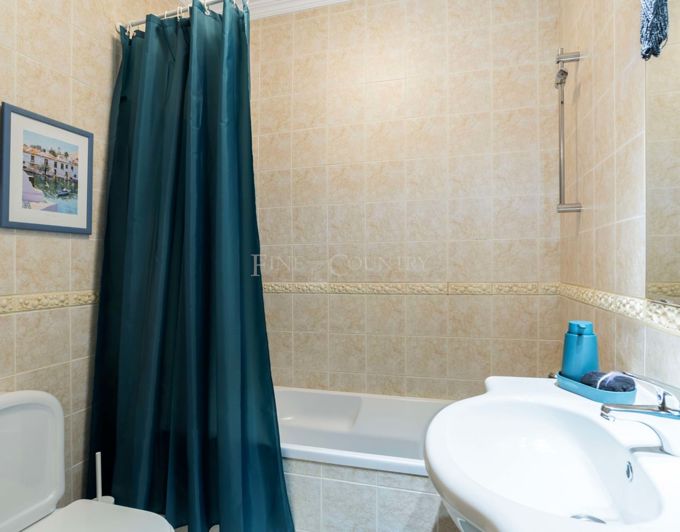 Image No.20-3 Bed Apartment for sale