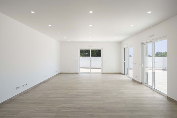 Image No.14-4 Bed Villa for sale